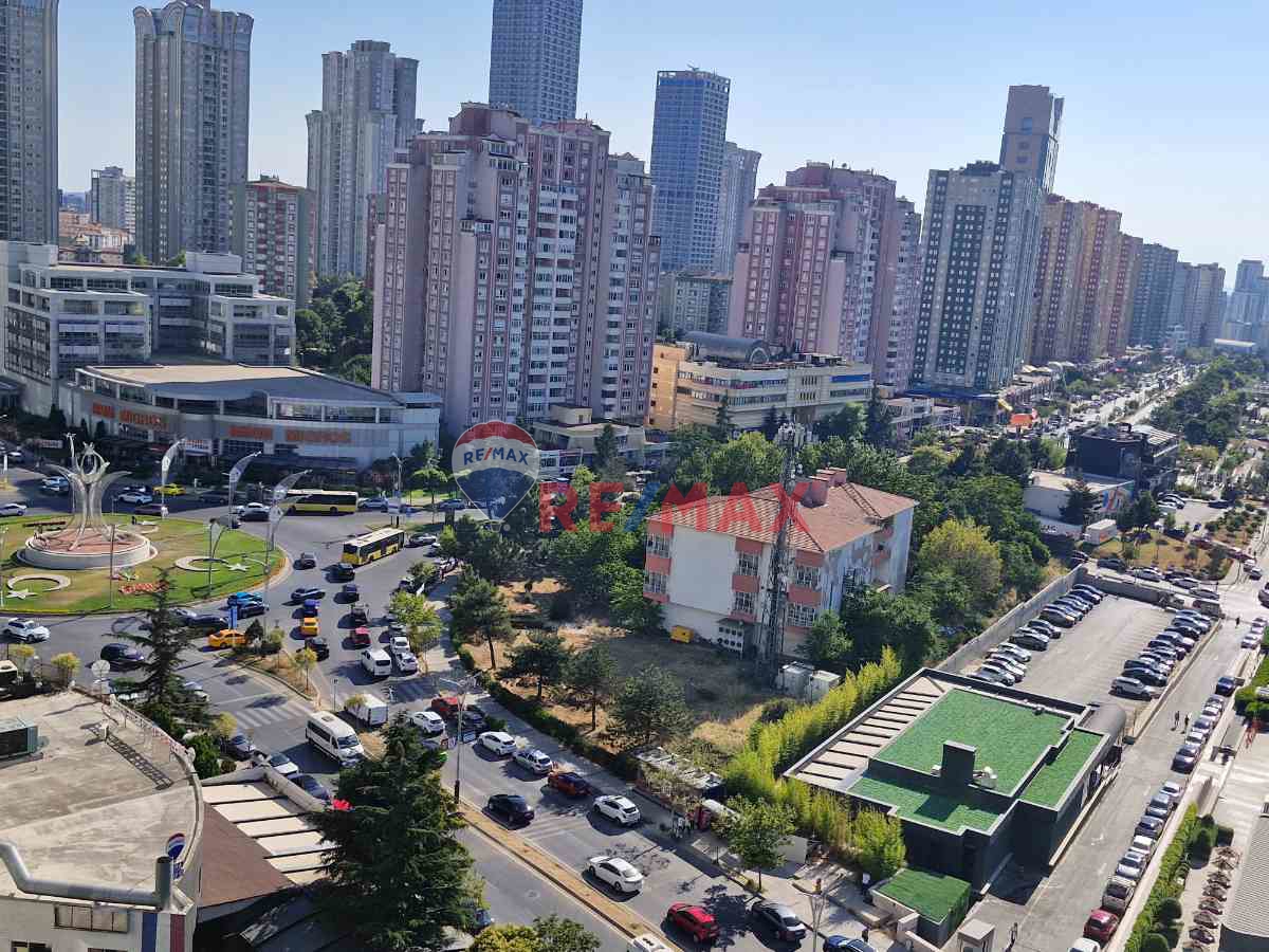 ATAŞEHİR GARDENYA SİTESİ ACIBADEM HASTANE KARŞISI 2+1 GENİŞ BOŞ DAİRE