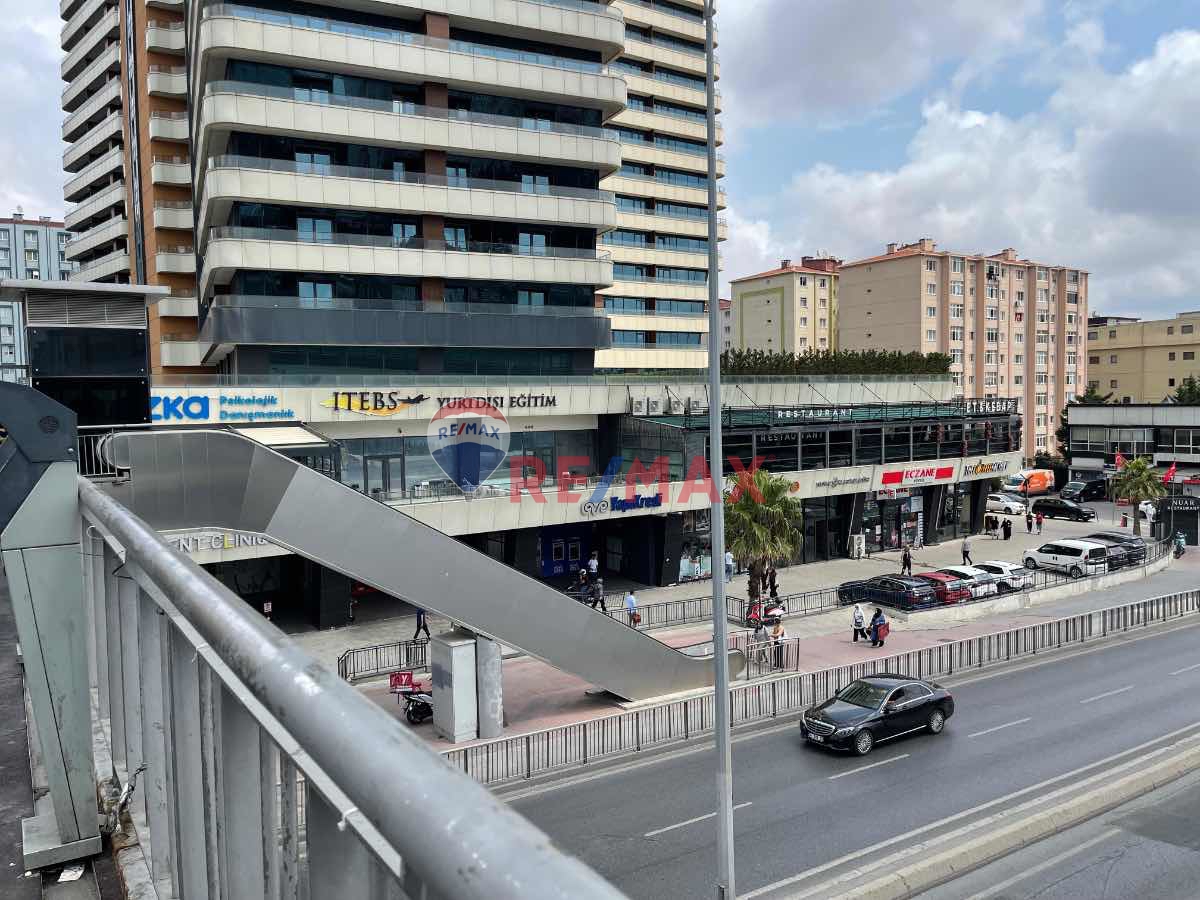 REMAX GELİŞİMDEN AKROS İSTANBUL SİTESİNDE 2+1 SATILIK  DAİRE