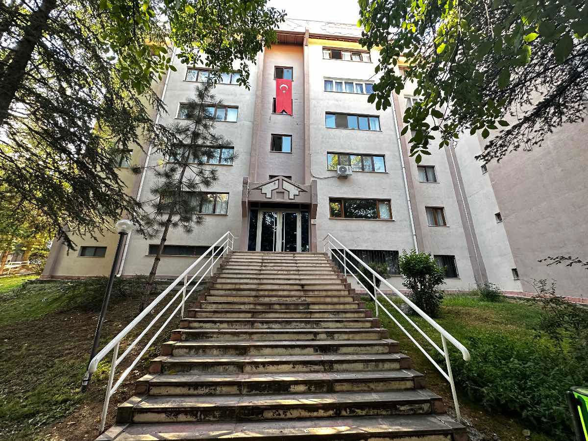 OYAK 3 SİTESİNDE SATILIK 3+1 DAİRE