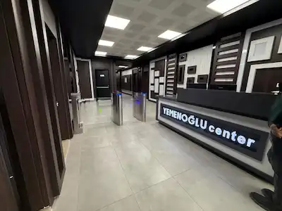 REMAX KEY'DEN YEMENEOĞLU CENTER'DE ŞEHIR MERKEZINDE KIRALIK OFIS!
