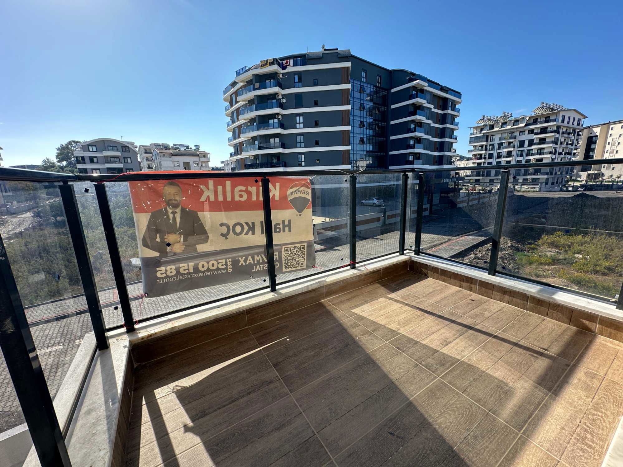 DENIZE YAKIN HAVUZ MANZARALI KÖŞE DAIRE 1+1