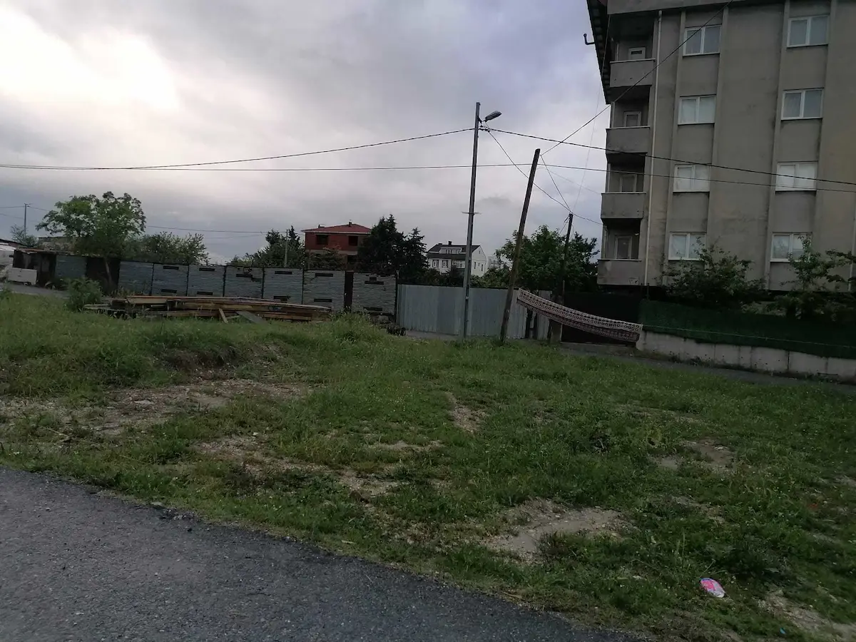 DELİKLİKAYA MAHALLESİ SATILIK 184 M2 MÜSTAKİL ARSA