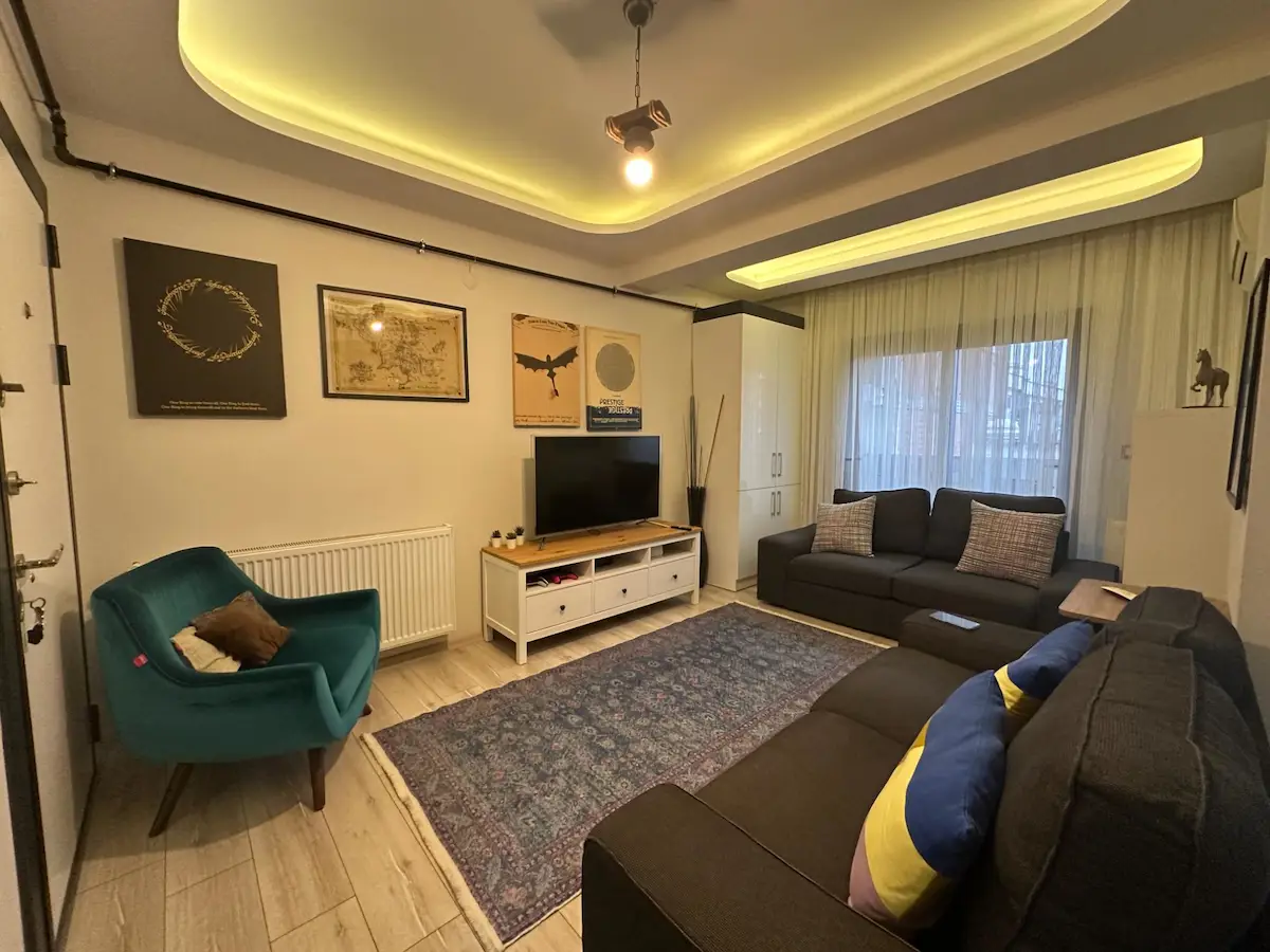 KARŞIYAKA ŞEMIKLER'DE 1+1 SATILIK DAIRE