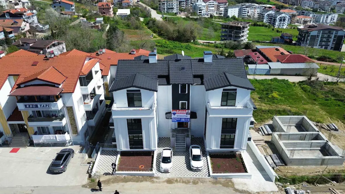 İZMİT GÜNDOĞDU MAH. SATILIK 3+1 SIFIR ÇATI DUBLEKS DAİRE