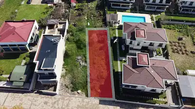 CUMHURIYET MAHALLESI’NDE DENIZE KOMŞU, VILLA İMARLI NADIR PARSEL!