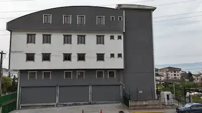 KOCAELİ KÖRFEZ'DE 6200 M2 KOMPLE KİRALIK TICARI BINA