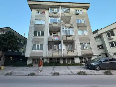 SAKARYA ÇARŞI MERKEZ KONUMLU CUMHURİYET MAH 3+1 MASRAFSIZ ARA KAT KİRALIK DAİRE