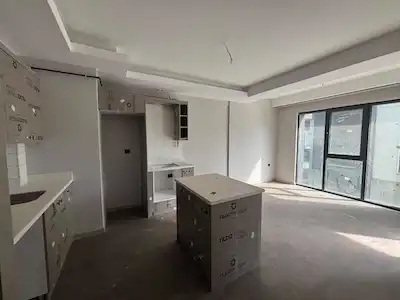 YAZLIK KONFORUNDA! HAVUZLU SİTE İÇERİSİNDE SATILIK LÜKS 1+1 DAİRE.