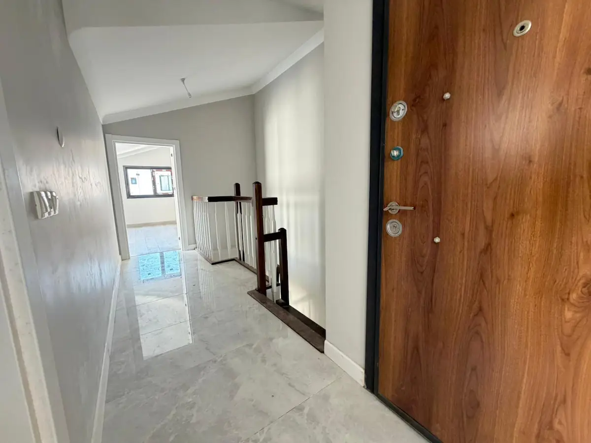 BAĞLARBAŞI MAH. MERKEZI KONUMDA LÜKS 3+1 185 M² DUBLEKS DAIRE