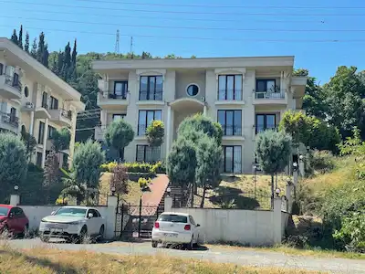 REMAX NATURAL'DEN HALIDERE'DE ARA KAT 3+1 KİRALIK DAİRE