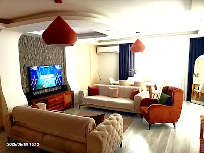 GÜZELYALI'NIN EN PRESTİJLİ NOKTASINDA SOSYETE PAZARI YANI  LÜKS YENİLENMİŞ 3+1
