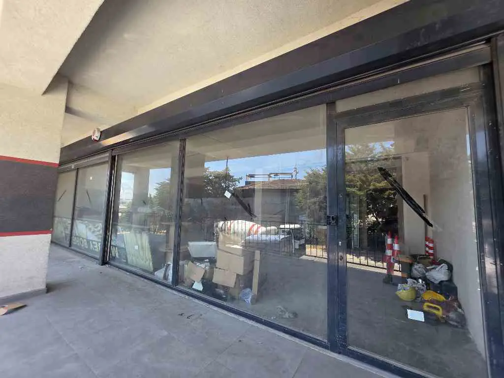 REMAX KAYA AKÇABURGAZ YENİ BİNADA 163 M2 ÇİFT CEPHELİ KİRACILI DÜKKAN 2
