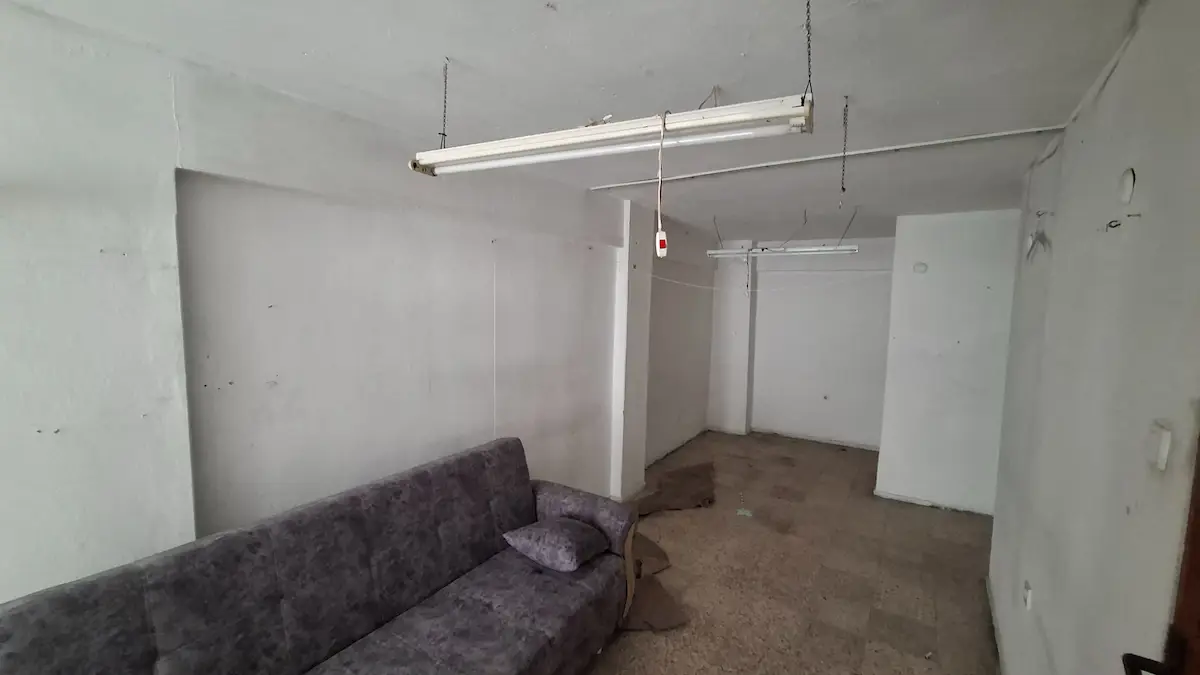 İZMIR BASMANE TICARETIN MERKEZINDE 90 M2 KIRALIK FIRSAT İŞYERI