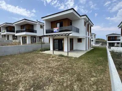 SİLİVRİ’DE 2025 YAPIMI SIFIR 3+1 VİLLA | 130 M² NET | KREDİYE UYGUN