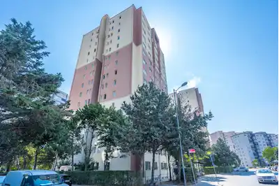 REMAX GELİŞİMDEN YAKAMOZ SİTESİNDE 3+1 SATILIK DAİRE