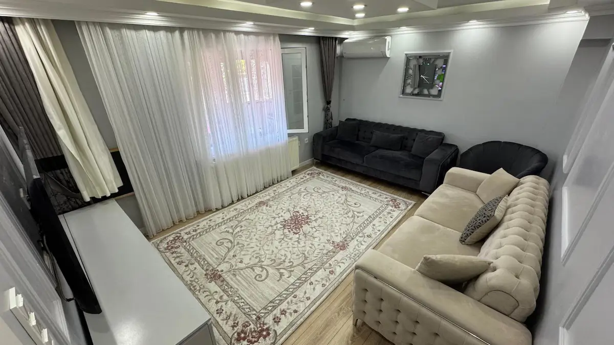 KOCASİNAN MERKEZ MAHALLESİ'NDE ÇİFT CEPHELİ BALKONLU 2+1 SATILIK DAIRE