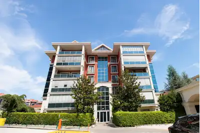 REMAX BEYAZ DOĞUŞPARK SİTEİSİ BÜYÜK TİP 2'+1 SATILIK DAİRE