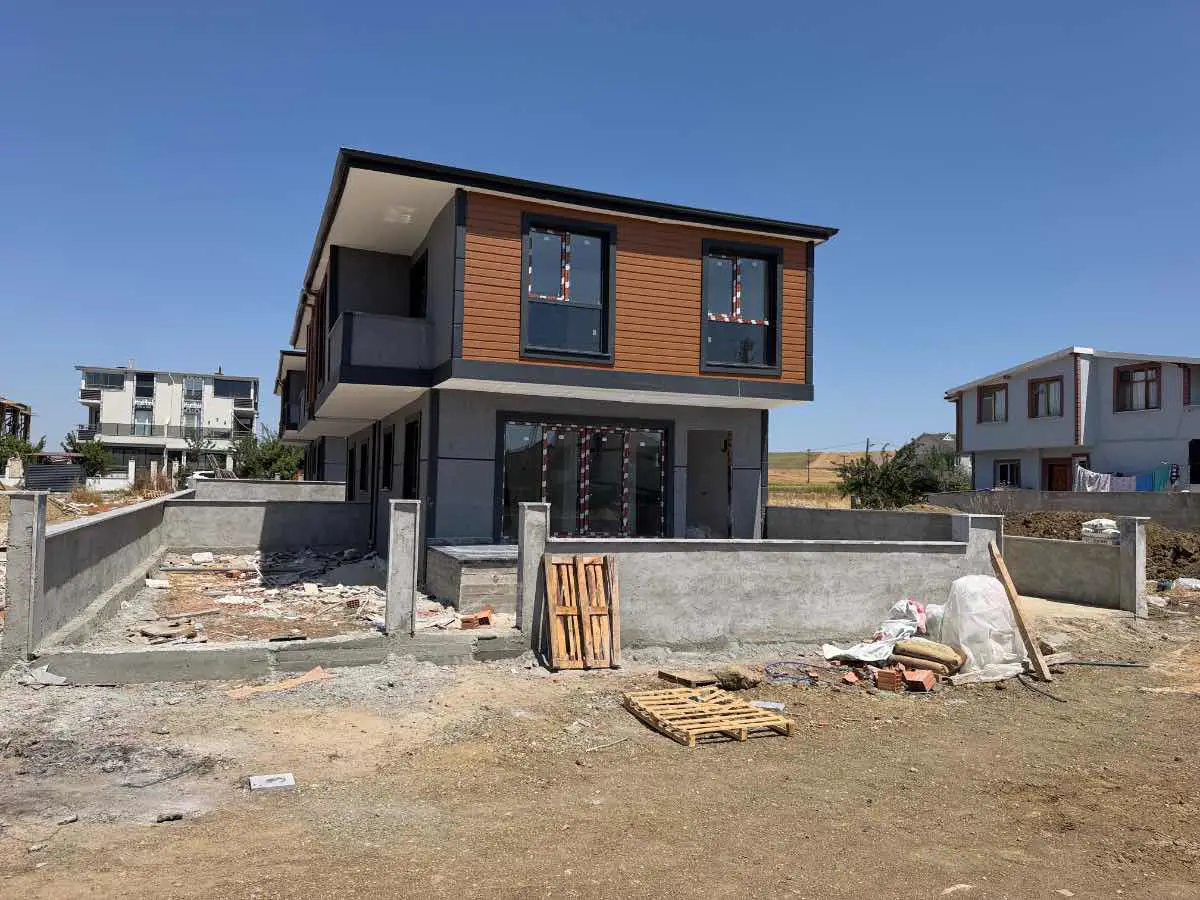 DENİZE 200 MT. 3+1 TERAS CAM BALKON ARAÇ OTOPARKI
