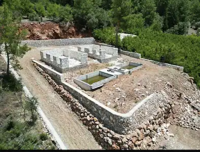 ADRASAN DA DENİZE YAKIN ALT YAPISI HAZIR 3 DÖNÜM ARAZİ