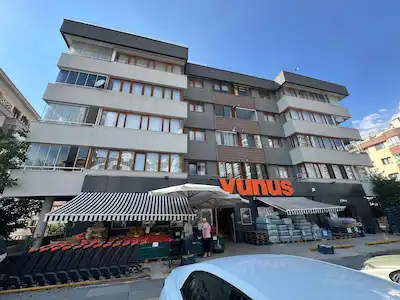 DIKMEN CADDESI'NDE BOŞ, FERAH VE MANZARALI 3+1 KIRALIK DAIRE