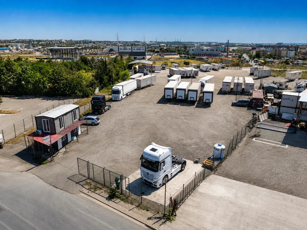 TUZLA ORHANLI'DA | KİRALIK | 2000M² | TİCARİ & DEPOLAMA ARSASI |
