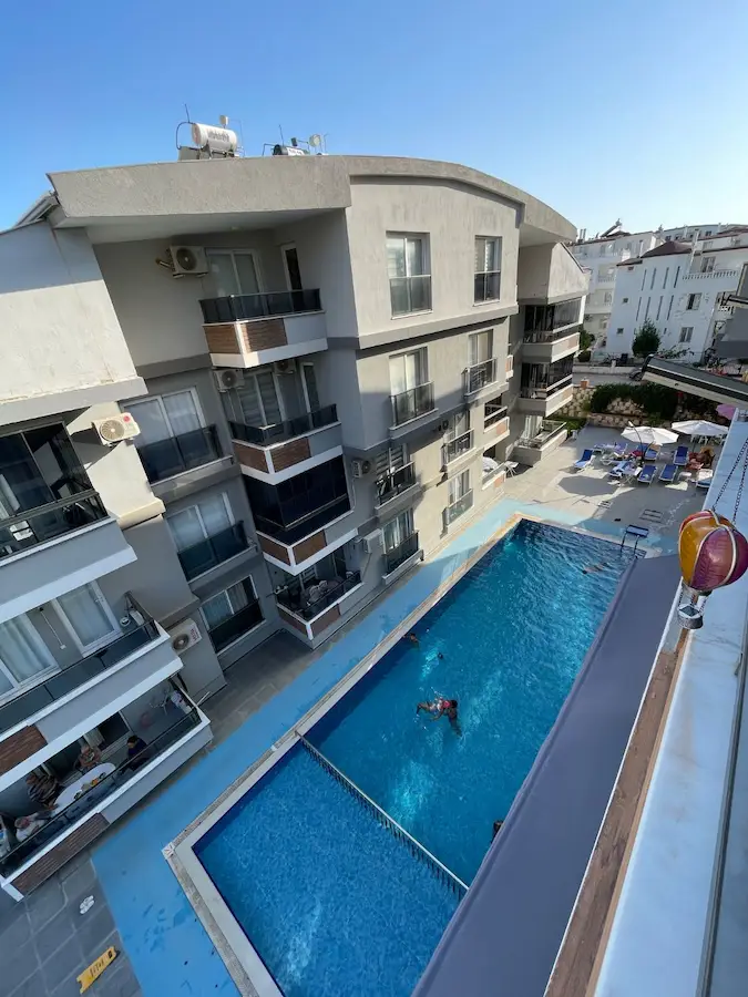 DIDIM EFELER MAHALLESI'NDE HAVUZLU SITE İÇERISINDE 2+1 AYRI MUTFAK DAIRE