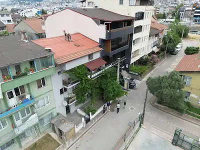TİCARİ İMAR İZMİT 42 EVLER MH.Sİ SATILIK KOMPLE BİNA ( 3 DAİRE )