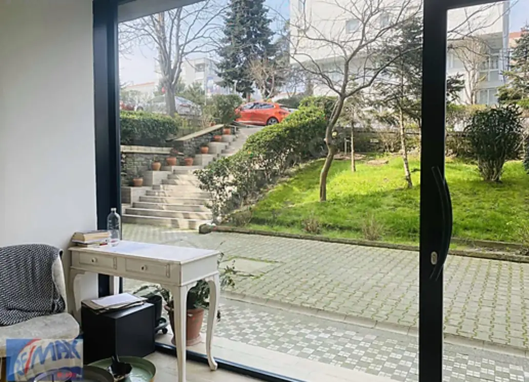ULUS'TA 8M2 KIRALIK DÜKKAN