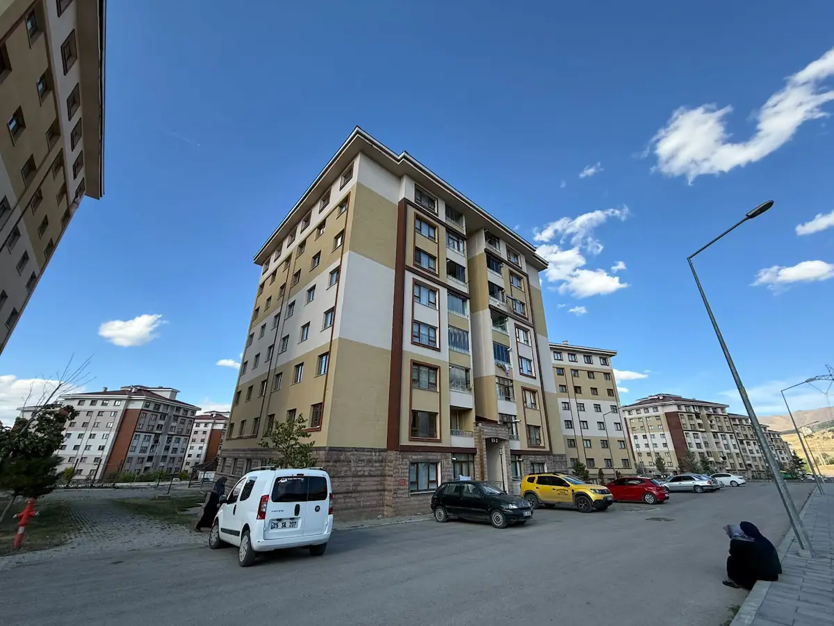 REMAX ARTIS'DEN ZIRVE TOKILER'DE SATILIK 3+1 DAIRE