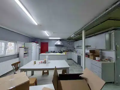REMAX BEREKETTEN KIRALIK 2650  METREKARE RUHSATA UYGUN İSKANLI TICARI ALAN