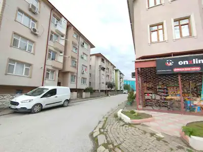MİTHATPAŞA MAH. İÇİ YENİ YAPILI YERDEN ISITMALI KİLERLİ GARAJLI 3+1 DAİRE