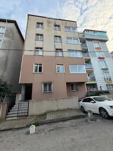 KARTAL TOPSELVİ'DE E5 METROYA YAKIN ARA KAT KİRALIK 3+1 DAİRE.