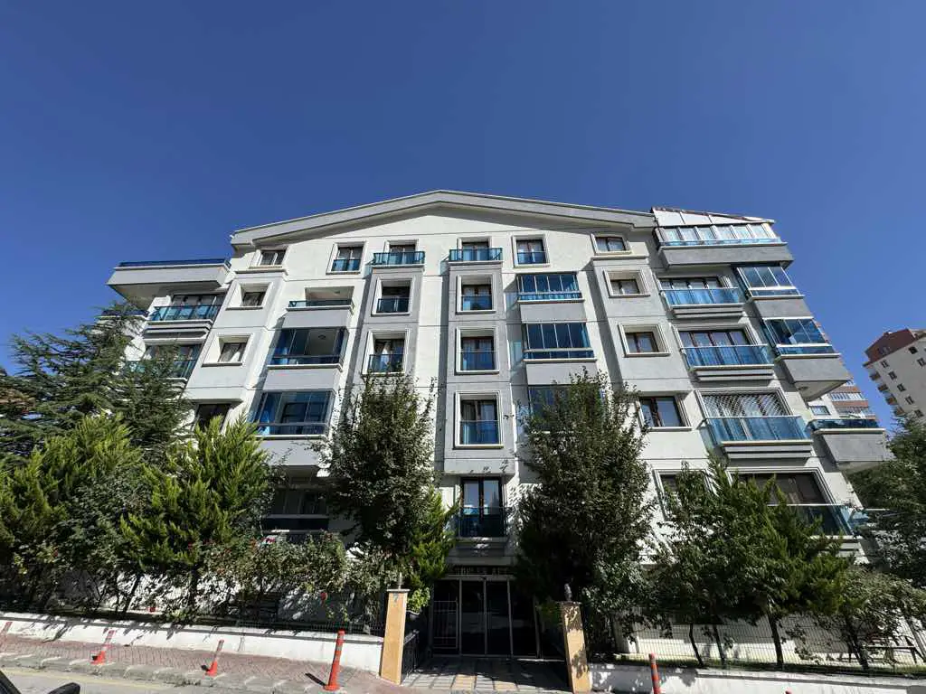 KIRKKONAKLARDA 240 M2 YÜKSEK GİRİŞ 3+1 KİRALIK DAİRE
