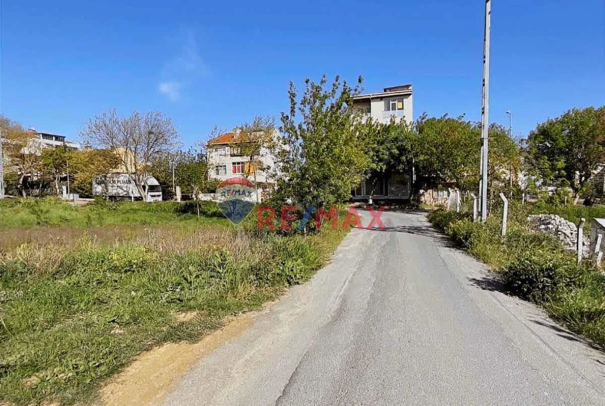 KUMBURGAZ KAMİLOBADA E/5 E 100 METRE MESAFEDE KÖŞE PARSELLER