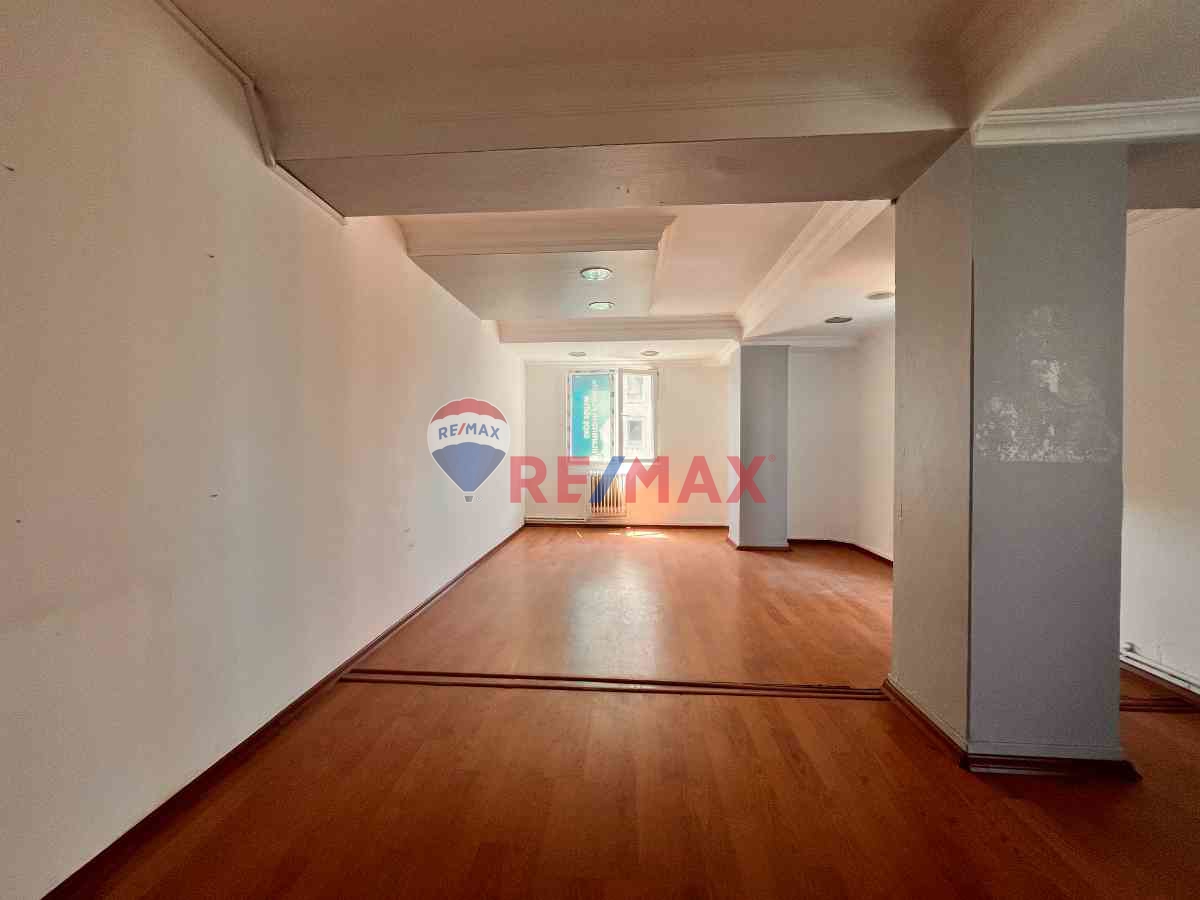 BOSTANCI SANAYI SITESI YANI METROYA YAKIN GENIŞ KIRALIK OFIS