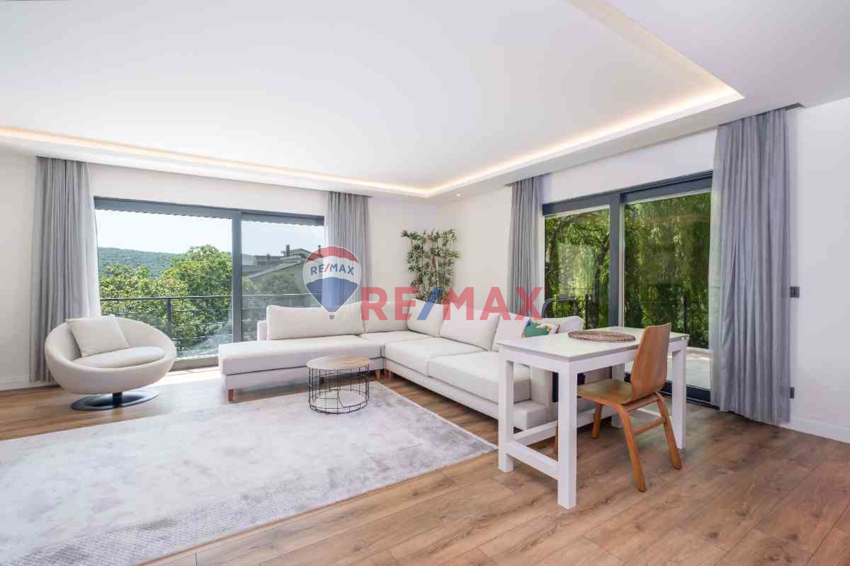 BEYKOZ ÖĞÜMCE & DOĞA EVLERI SITESINDE 175 M2 NET, 3+2 VILLA 
