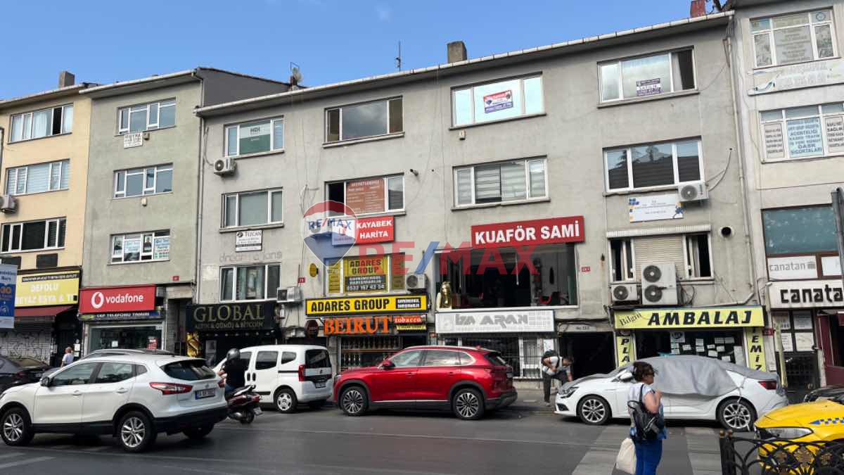KADIKÖY BELEDİYE KARŞISINDA TABELA DEĞERİ OLAN BOŞ SATILIK OFİS
