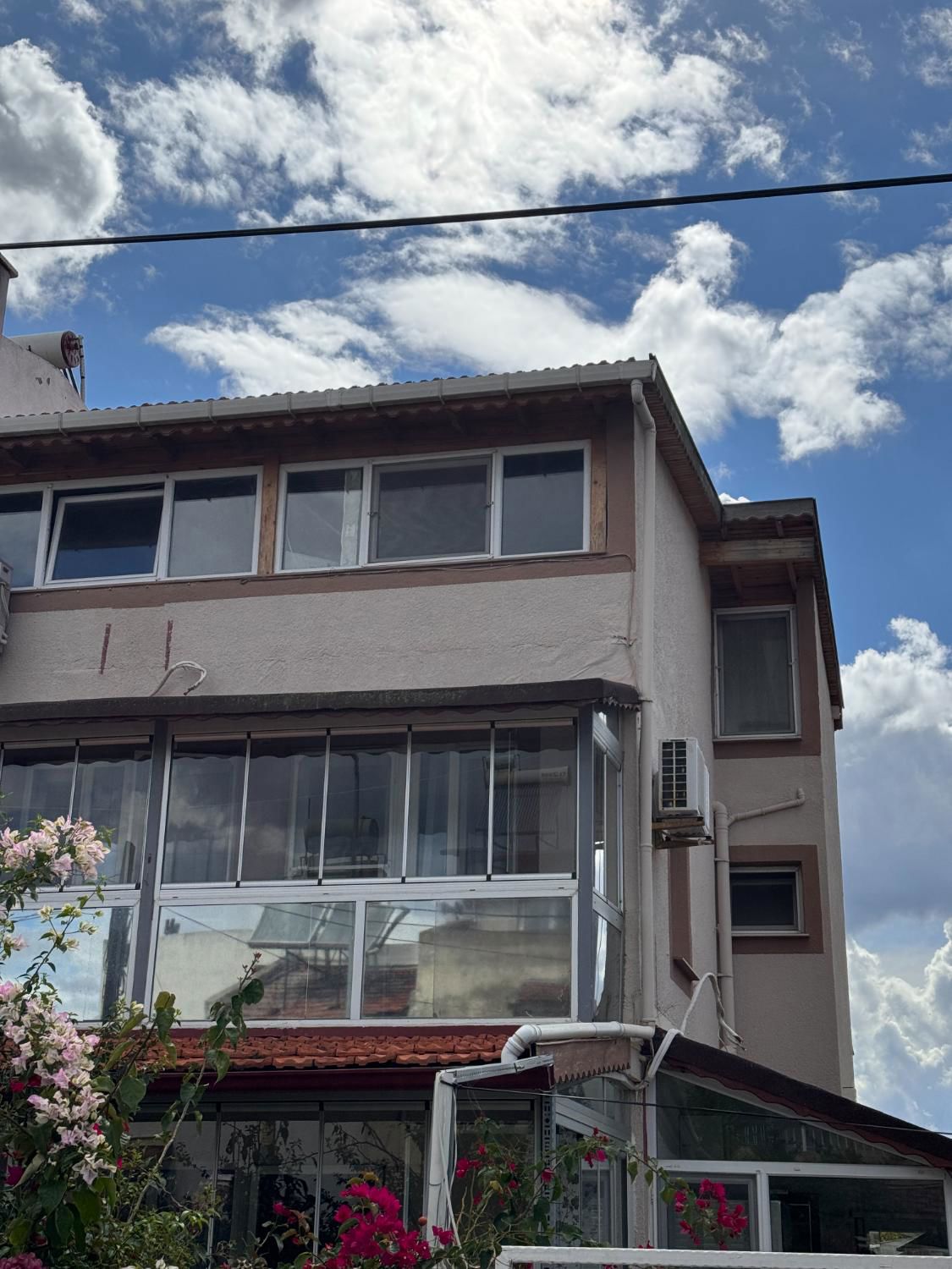 GÜLBAHÇE GÜMÜŞKOYDA DENIZE 50 M EŞYALI KIRALIK 1+1 DAIRE