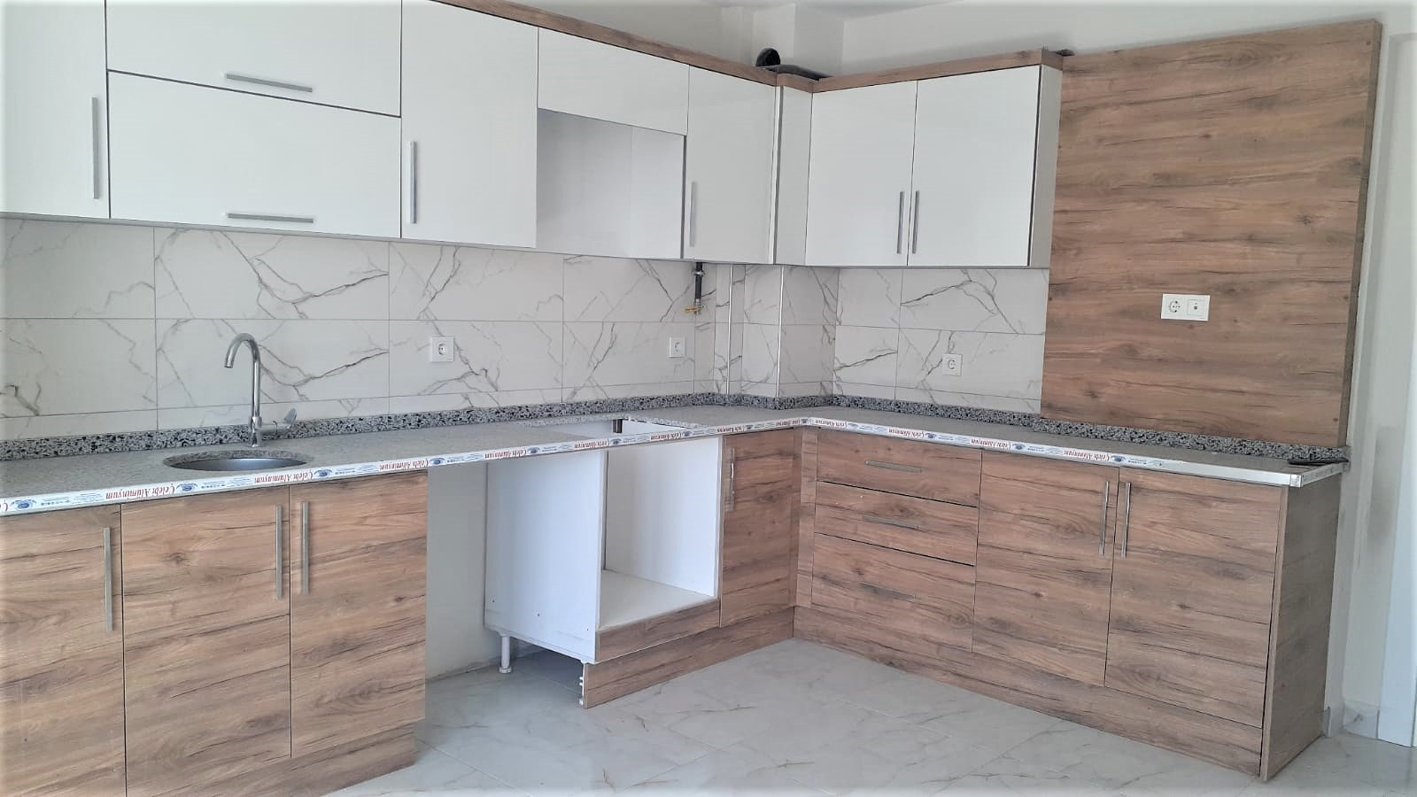 REMAX DOĞU SÜRSÜRÜ MH.ANA CADDE ÜSTÜ SATILIK 3+1 DAİRE