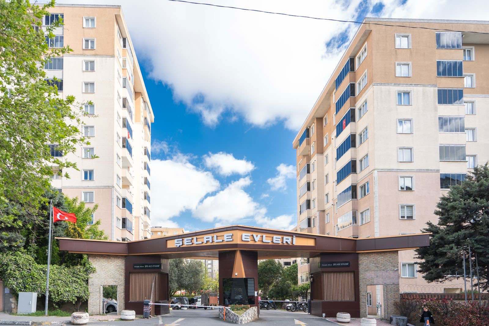 BEYLIKDÜZÜ ŞELALE EVLERI EŞYALI  2+1 KIRALIK  DAIRE 