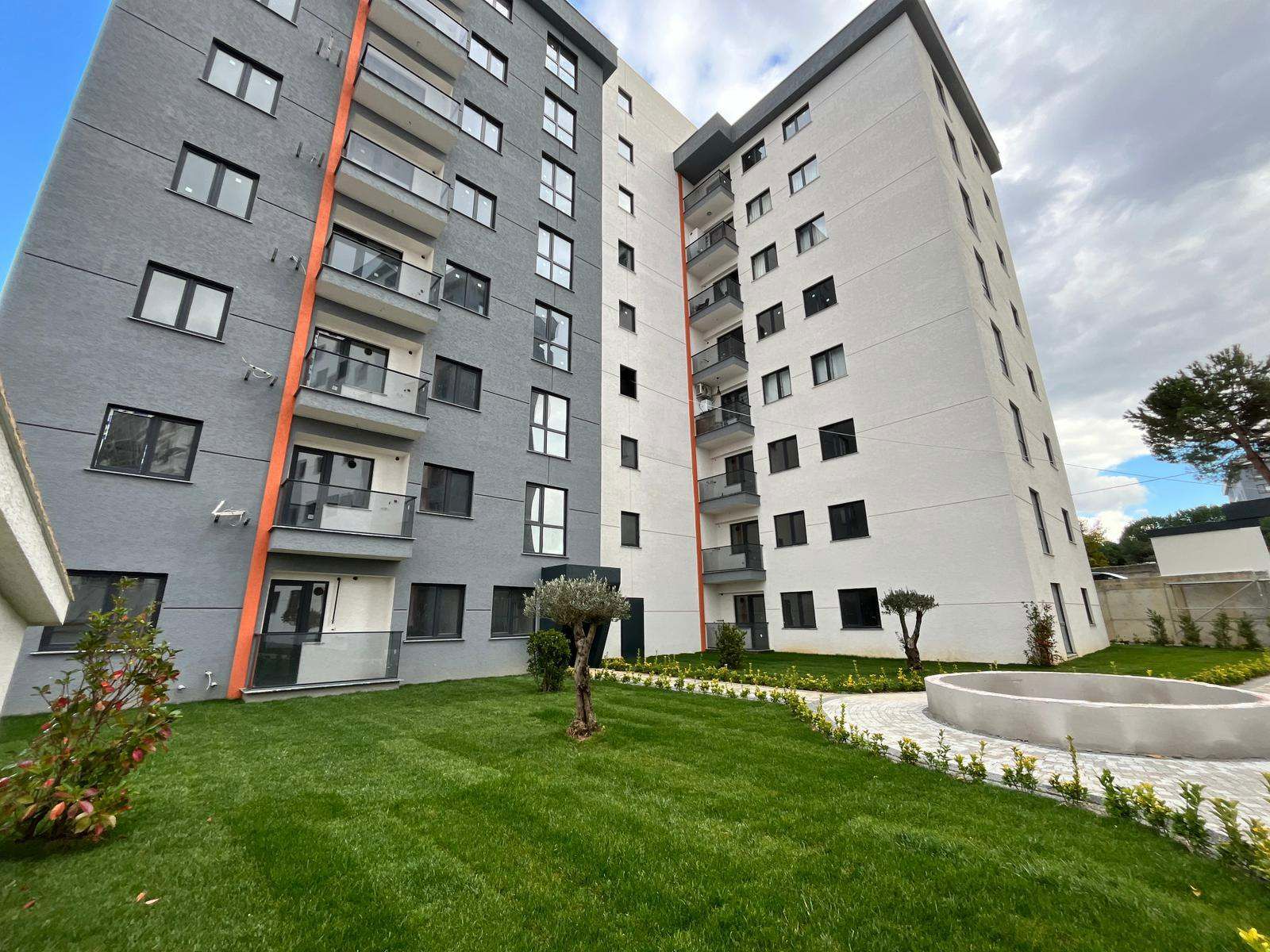 SULTANBEYLINDE SITE IÇERISINDE KAPALI OTOPARKLI 3+1 DAIRE