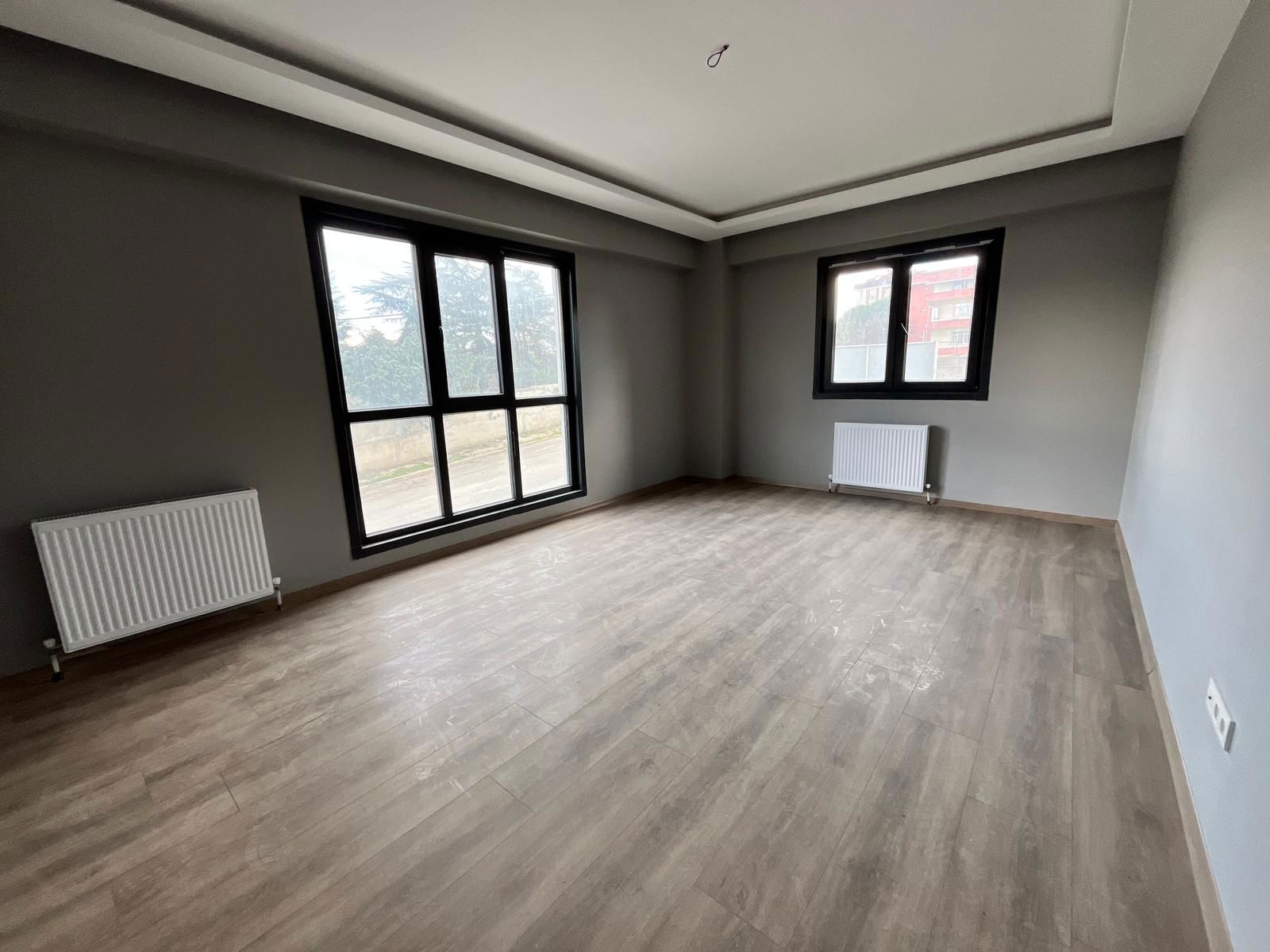 SULTANBEYLINDE SITE IÇERISINDE KAPALI OTOPARKLI 3+1 DAIRE