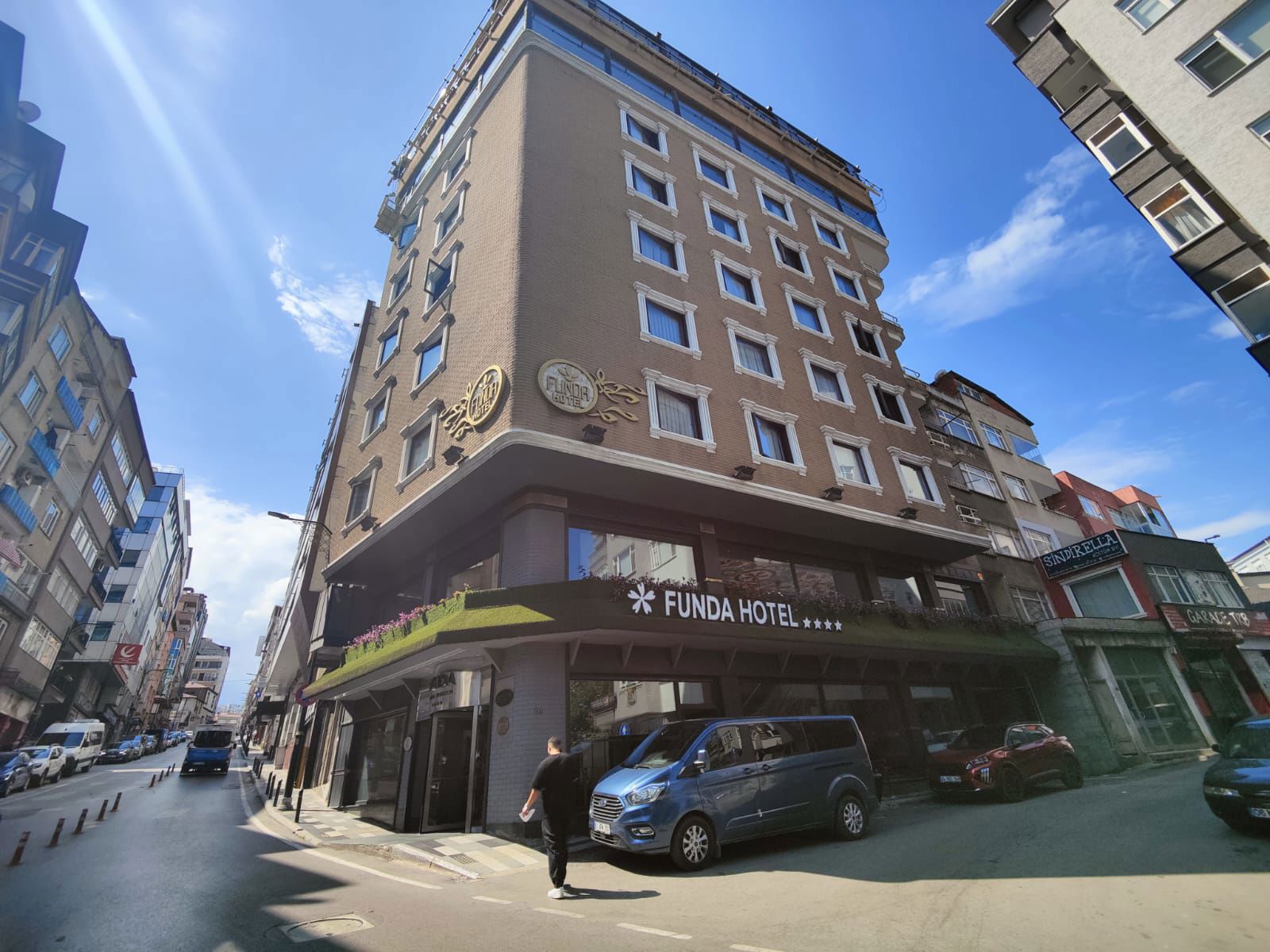 ÇARŞI MAHALLESİ MEYDANA ÇOK YAKIN ARSA PAYI YÜKSEK SATILIK DAİRE