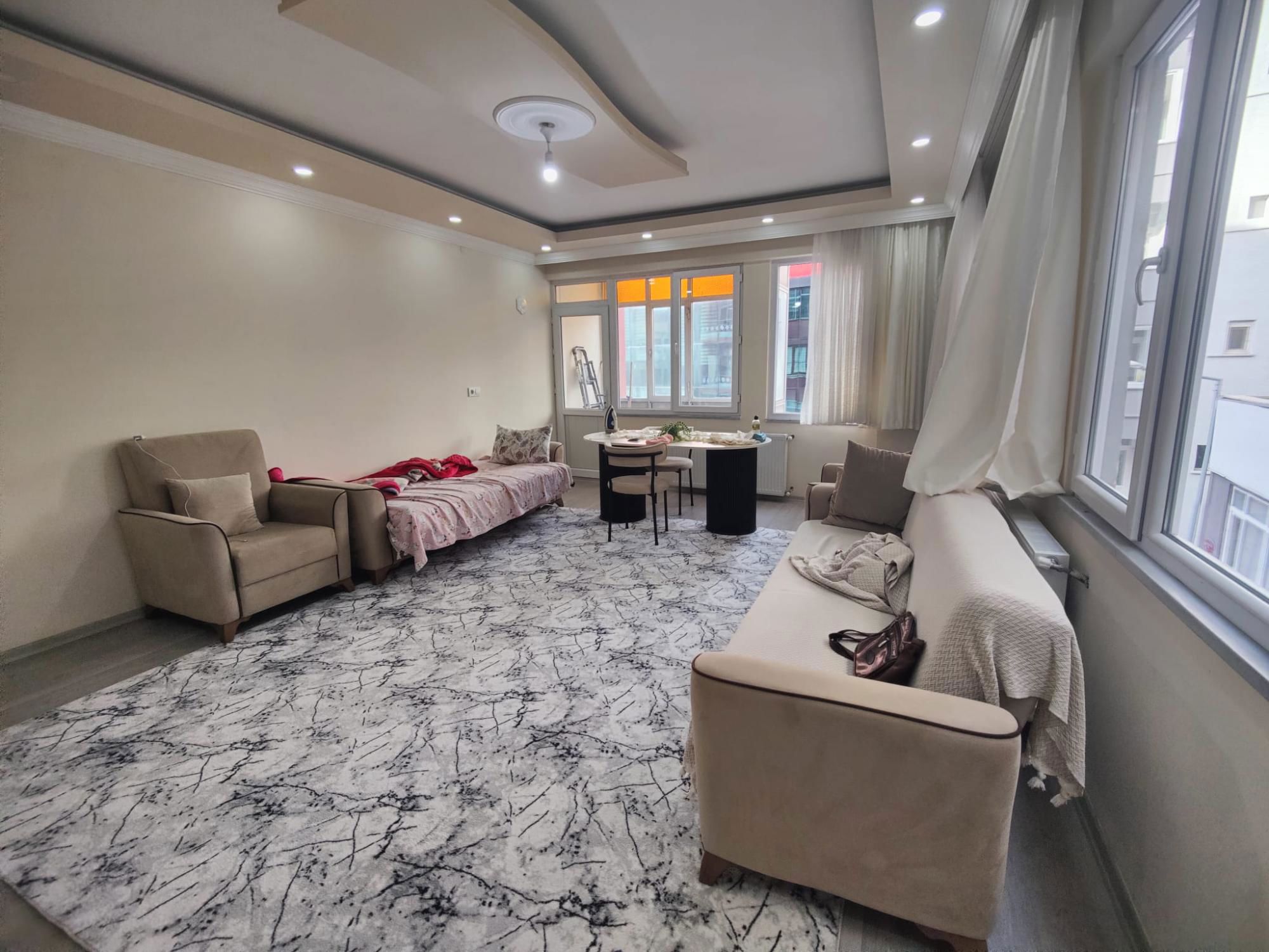 ÇARŞI MAHALLESİ MEYDANA ÇOK YAKIN ARSA PAYI YÜKSEK SATILIK DAİRE