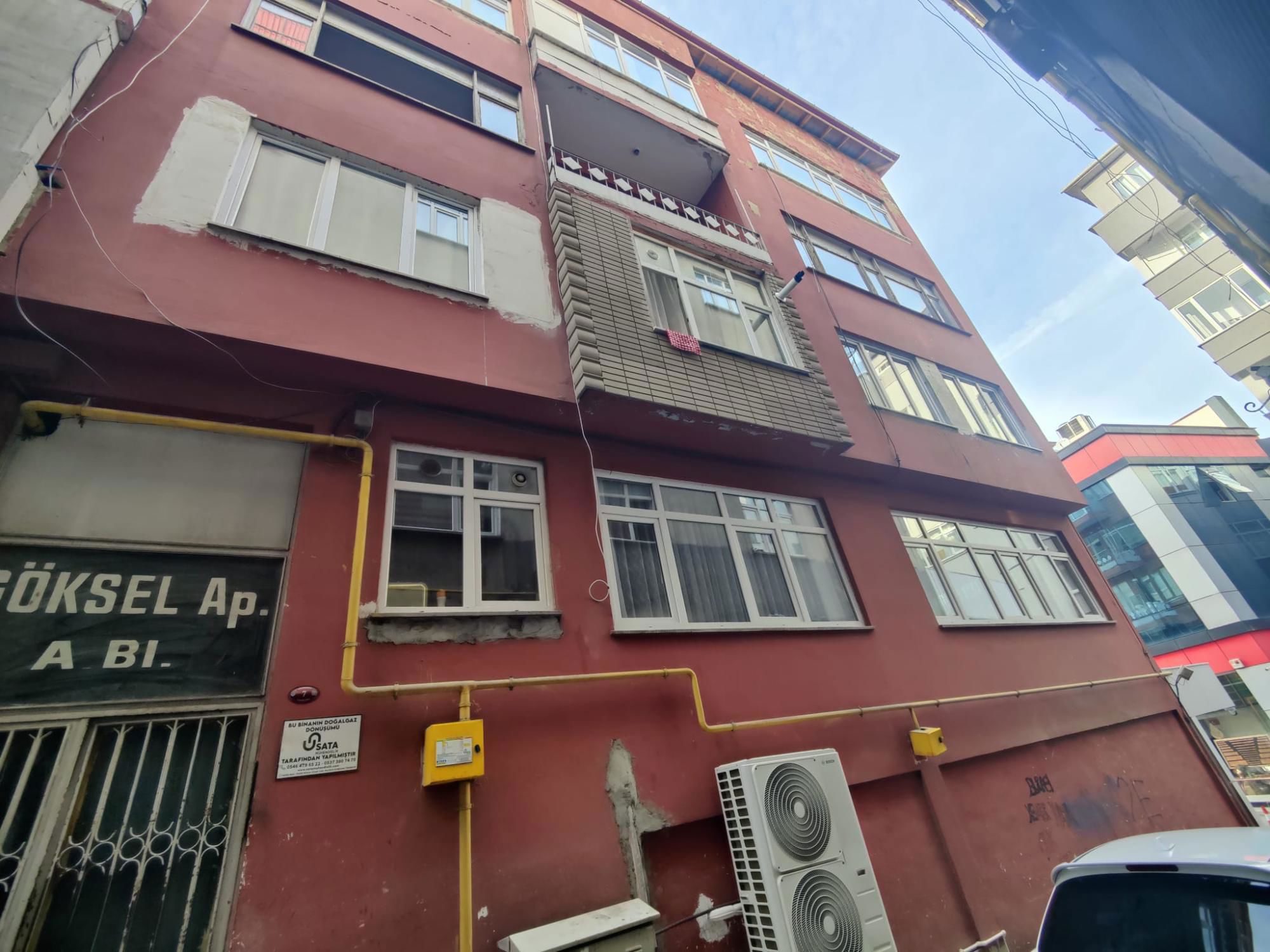 ÇARŞI MAHALLESİ MEYDANA ÇOK YAKIN ARSA PAYI YÜKSEK SATILIK DAİRE