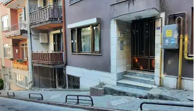 İZMİT MERKEZİ KONUMDA SATILIK 3+1 DAİRE