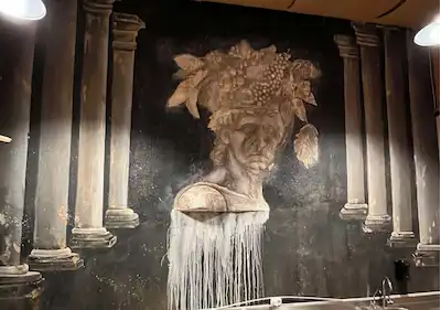 SEFERİHİSAR SIĞACIK'TA SATILIK OTEL