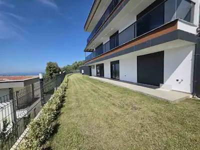 ESENKÖY'DE DENİZ MANZARALI BEYAZ EŞYALI LÜX TRİPLEX VİLLA