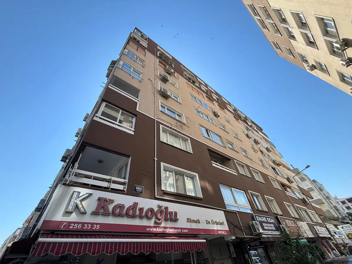 32 ESKI ASKERI HASTANE VE CADDE YANI GENIŞ ASANSÖRLÜ AYDINLIK BAKIMLI 3+1 KIRALIK DAIRE