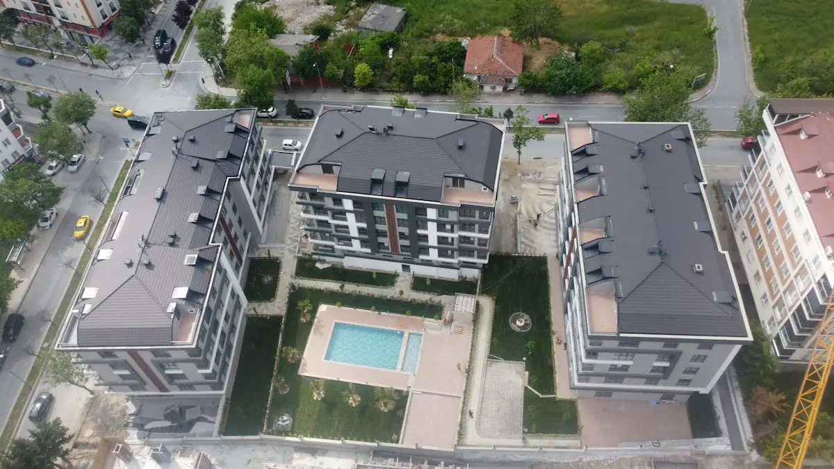 REMAX GELIŞIM'DEN BEYLIKDÜZÜ MEVSIM EVLERI SITESINDE 2+1 AÇIK MUTFAK